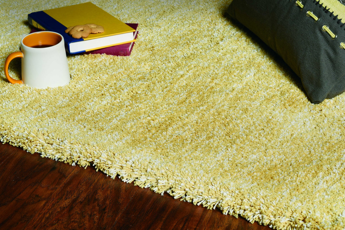 8' Round  Polyester Yellow Heather Area Rug