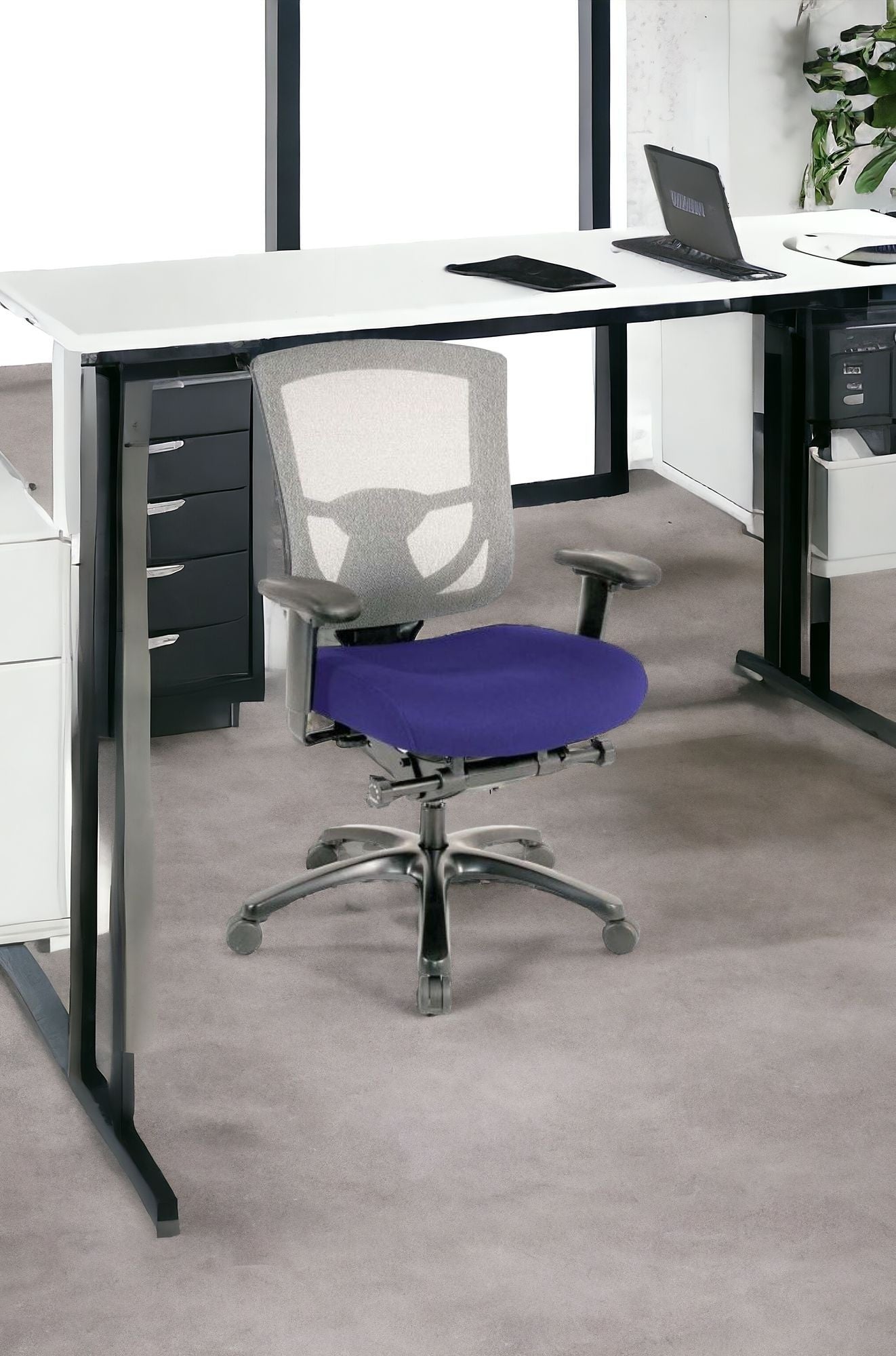 Adjustable Swivel Mesh Rolling Office Chair