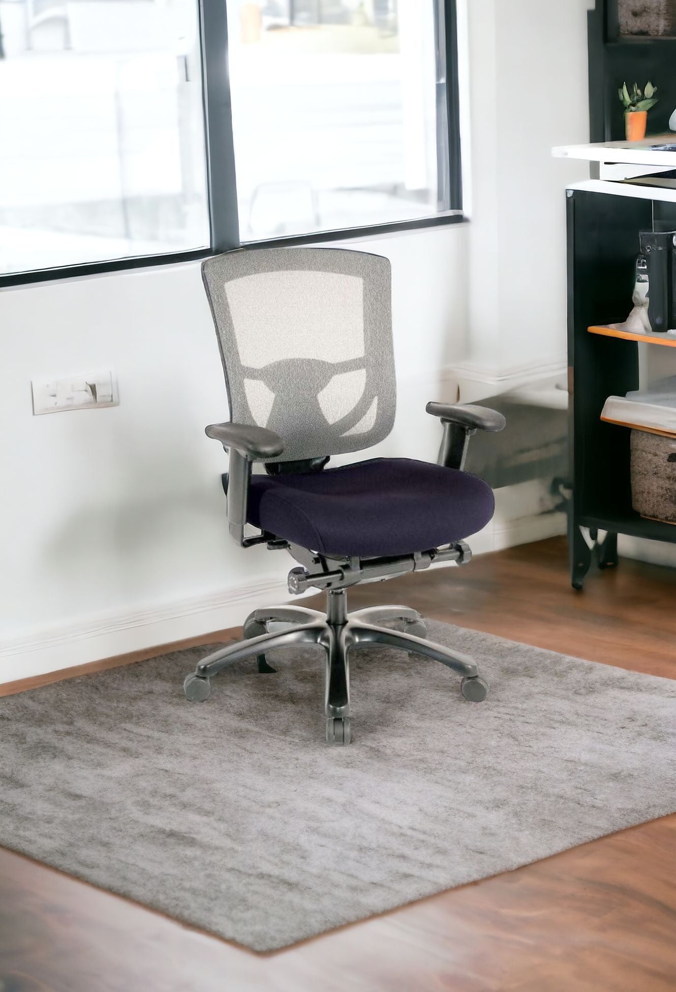 Adjustable Swivel Mesh Rolling Office Chair