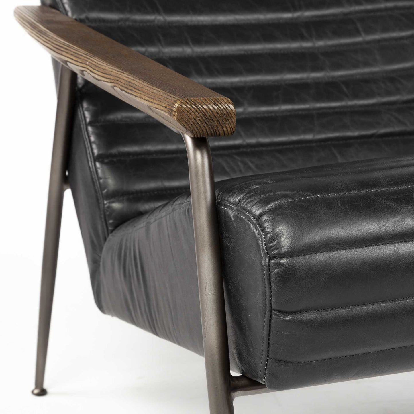 37" Black And Brown Leather Lounge Chair