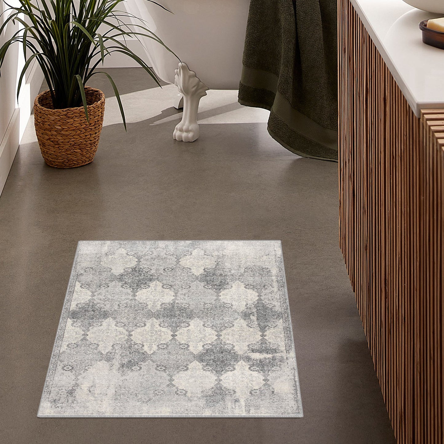 4’ X 6’ Gray Distressed Trellis Pattern Area Rug